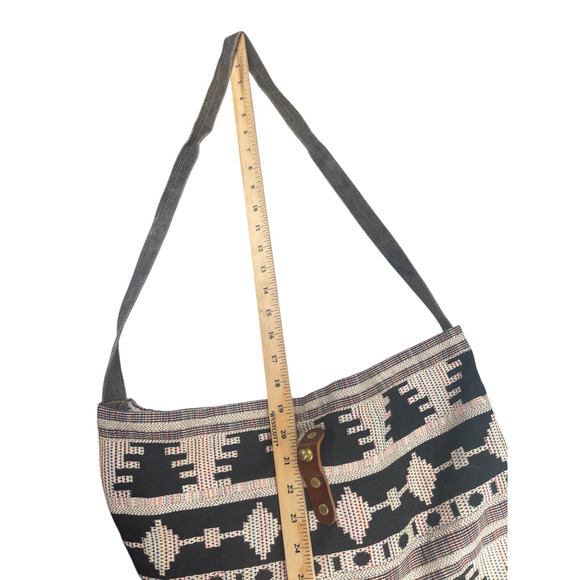 The Same Direction Aztec Purse Tribal Secret Shoulder Bag Woven Lightweight Boho - Picture 9 of 11